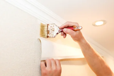 Pose de papier peint à Lornay — revêtements muraux et toiles de verre